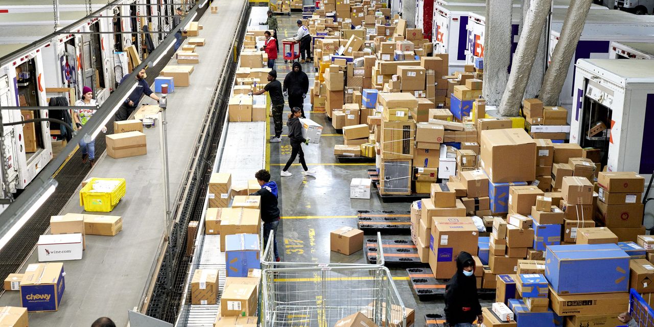 Cyber Monday Gross sales Flat as Smaller Financial savings Curb Incentive to Spend