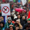 1000’s protest coronavirus restrictions in Czech capital