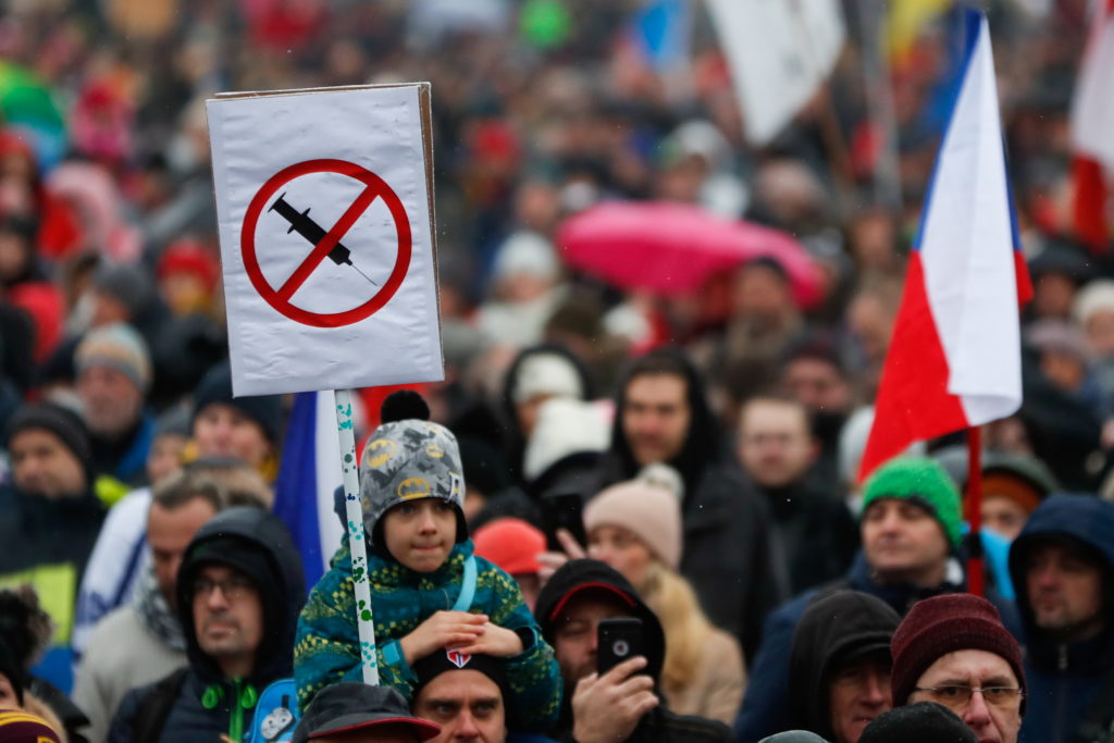 1000’s protest coronavirus restrictions in Czech capital