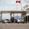 Snowbirds gather at Alberta border towns in advance of Nov. 8 reopening