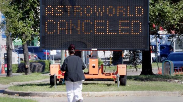 Houston officials seek answers after Travis Scott’s Astroworld concert left 8 dead – National