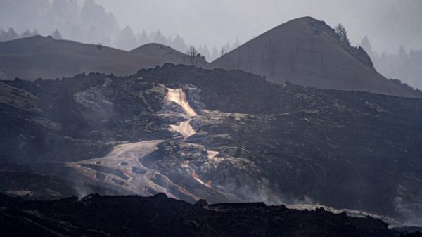 New lava speeds from La Palma volcano, threatening extra injury to land – Nationwide