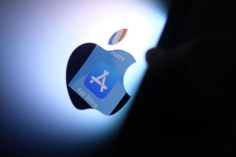 Apple can’t delay costly court-ordered App Store change, Tech News News & Top Stories