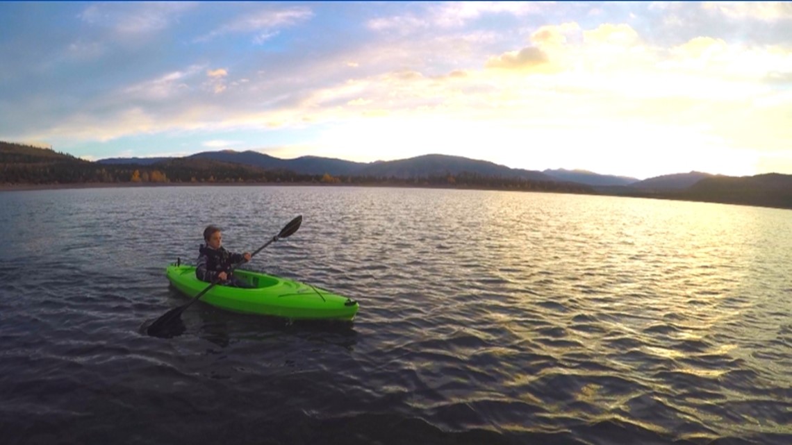 Colorado student kayaks to school during bus driver shortage