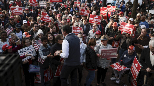 Republican wave builds to take back the House