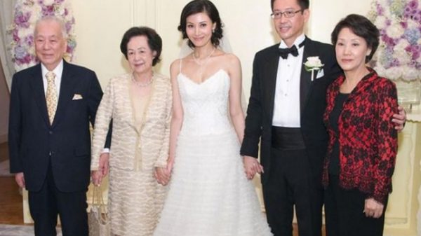 Actress Michele Reis in addition to director Jack Neo share previous wedding ceremony images, Leisure Information & High Tales