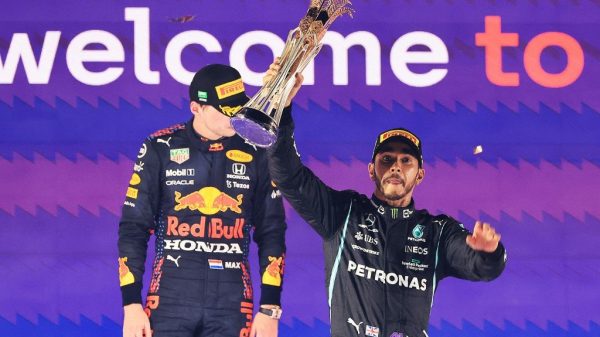 Hamilton wins loopy Saudi Arabian Grand Prix to degree with Verstappen