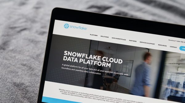 Snowflake Experiences Robust Gross sales Progress