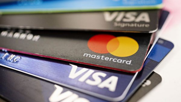 Credit score-Card Purposes Hit Pandemic Excessive
