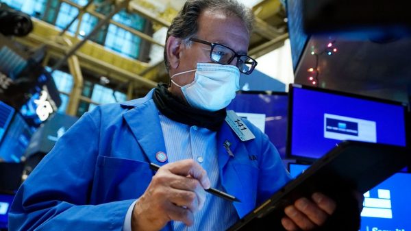 Oil, European Shares Rise After Tumultuous Week for Markets