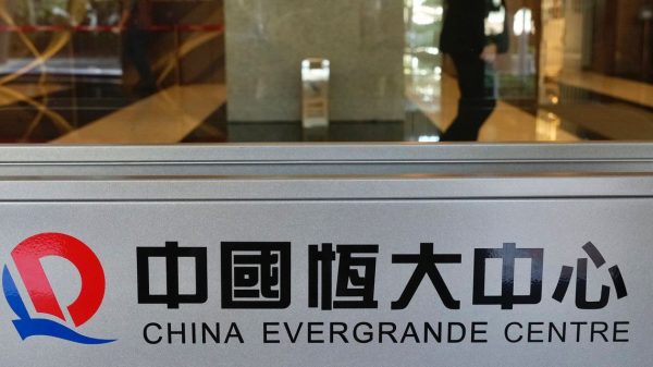 China Evergrande’s Managed Restructuring Is Below Means; Shares and Bonds Sink