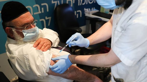 Pfizer Booster Pictures Are Efficient In opposition to Omicron Variant, Israeli Examine Says