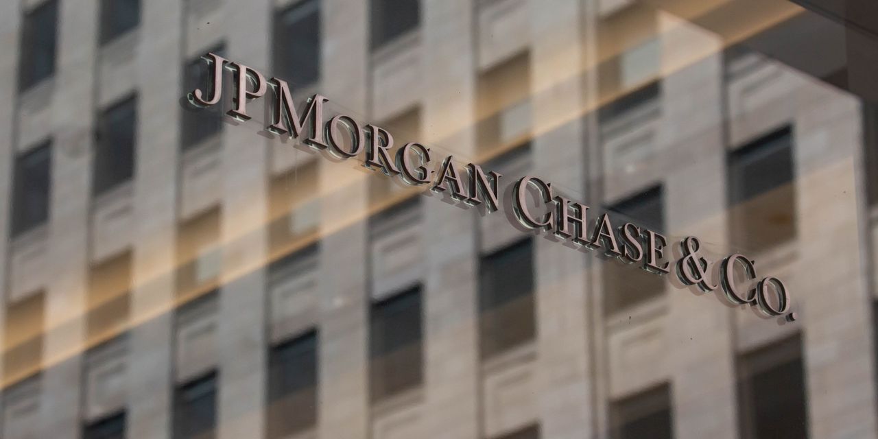 JPMorgan in Talks to Pay 0 Million High quality Over Worker Textual content Messages