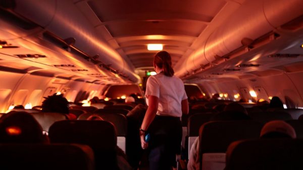 Airways Brace for Flight Restrictions in 5G Standoff