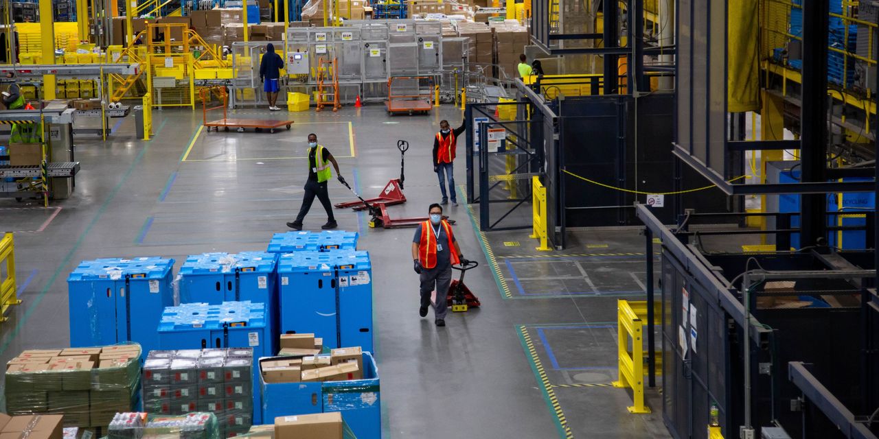 Amazon to Require All U.S. Warehouse Employees to Put on Masks Once more
