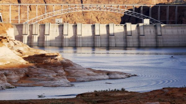 States volunteer to take extra cuts in Colorado River water