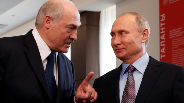 President of Belarus presents to host Russian nuclear weapons