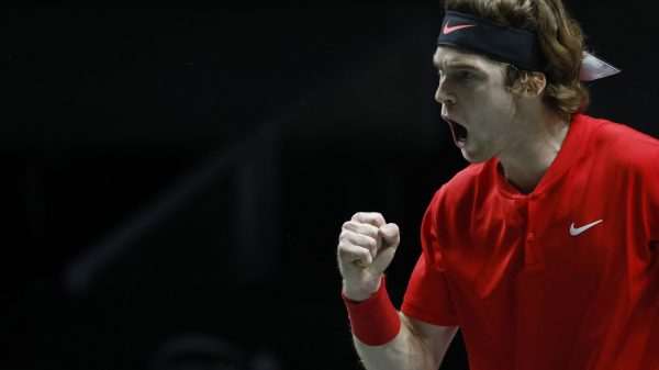 Medvedev places Russian crew into Davis Cup semi-finals