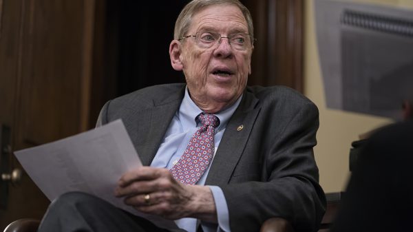 Former Sen. Johnny Isakson dies at 76