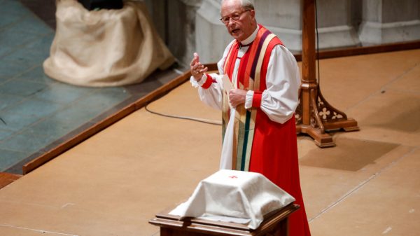 First U.S. homosexual bishop remembers Desmond Tutu’s generosity, kindness