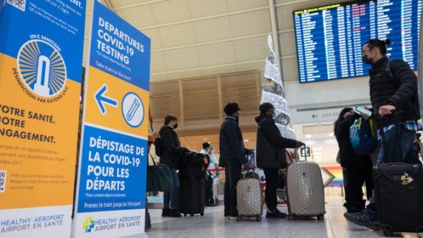 COVID-19 guidelines trigger delays at Canadian airports amid Omicron vacation journey – Nationwide