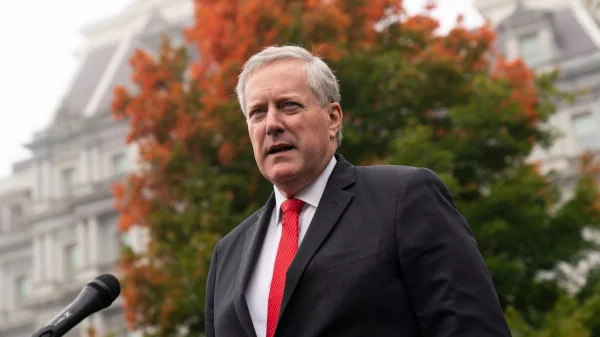 Ex-Trump Chief-of-Workers Meadows Cooperating with Jan. 6 Panel, for Now 