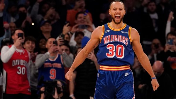 Warriors’ Stephen Curry breaks NBA profession 3-point report