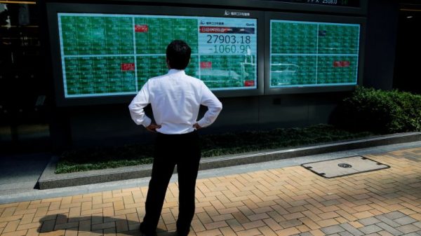 Asia shares in uneven commerce as Omicron worries go away markets on edge; STI down 0.3%, Firms & Markets Information & Prime Tales