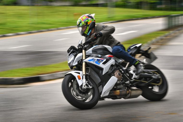 Bike overview: New BMW S1000R a high-tech sports activities bike, Motoring Information & High Tales