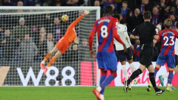 Soccer: Crystal Palace beat Everton 3-1 to heap strain again on Benitez, Soccer Information & High Tales