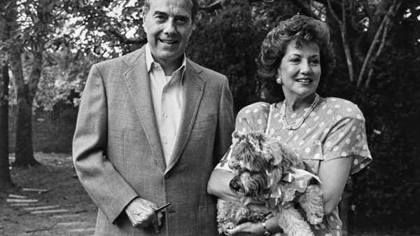 Bob Dole, longtime Senate chief and 1996 GOP presidential nominee, dies at 98