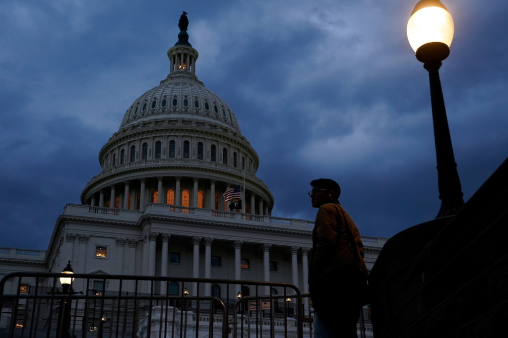 WATCH LIVE: Members of Congress maintain second of silence for COVID victims