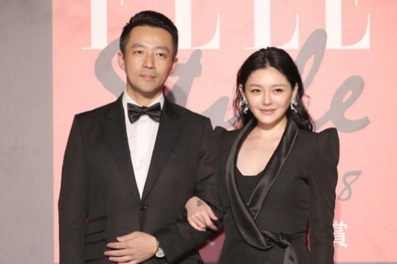 Barbie Hsu’s ex Wang Xiaofei denies dishonest on her with youthful actress