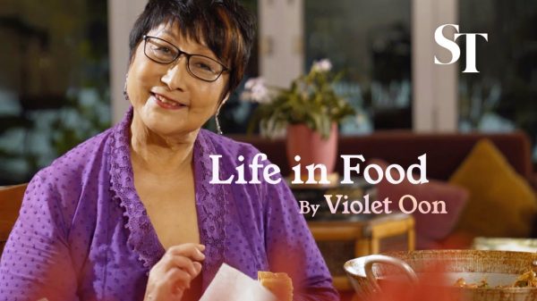 Life In Meals With Violet Oon: How you can prepare dinner chilli crab, Meals Information & High Tales