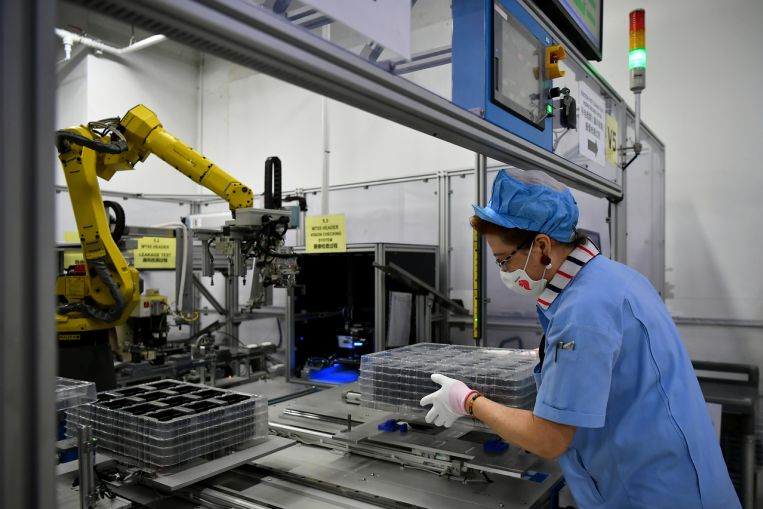 Singapore manufacturing exercise expands for seventeenth month however tempo of progress dips, Economic system Information & High Tales