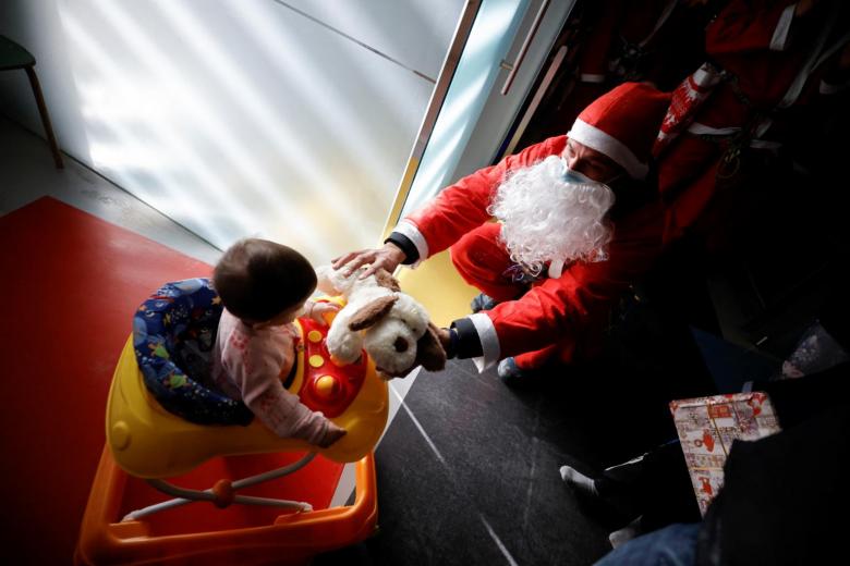 Italian bishop offers kids harsh information: There isn’t any Santa Claus