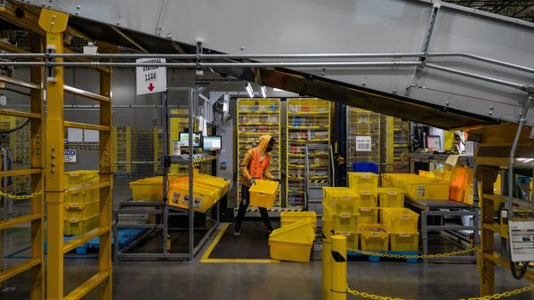 Amazon Trims Covid-19 Isolation Interval for Employees however Doesn’t Mirror CDC