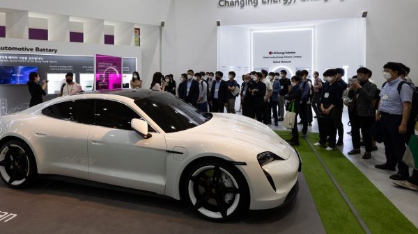 EV Battery Maker’s Gross sales Pitch to the West: We’re Not Chinese language