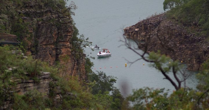 Demise toll rises to 10 from rock collapse on pleasure boaters in Brazil – Nationwide