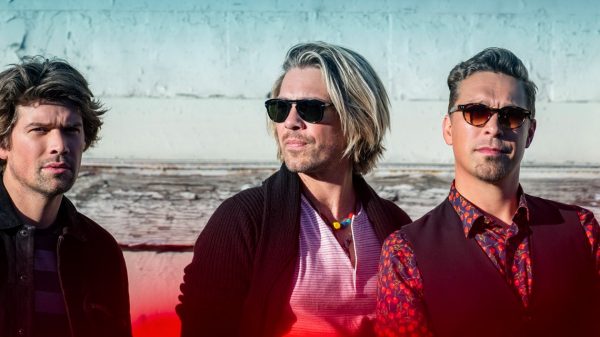 Hanson proclaims new ‘Pink Inexperienced Blue’ world tour dates in 2022