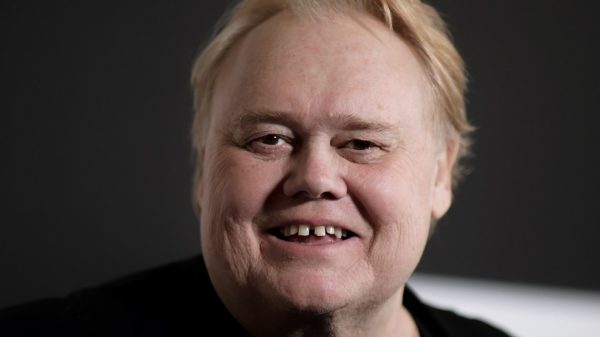 Louie Anderson, ‘Baskets’ star and Household Feud host, dies