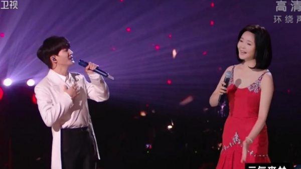 Late singer Teresa Teng ‘seems’ on stage in Chinese language countdown live performance