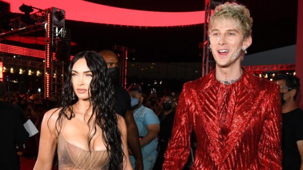 Megan Fox and Machine Gun Kelly announce engagement – Nationwide