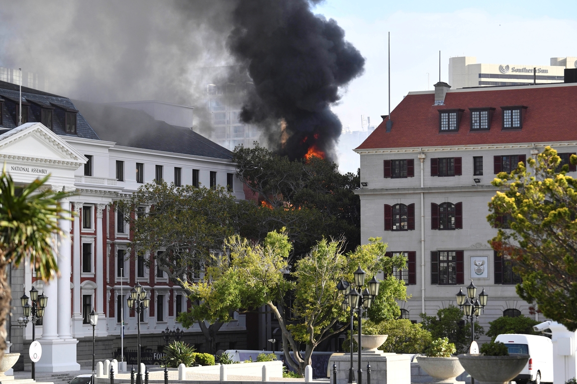 Fireplace ravages Cape City seat of South Africa’s Parliament
