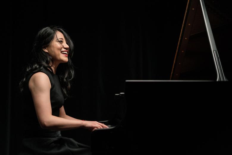 Arts Picks: Singapore Artwork Week, pianist Zee Zee in live performance