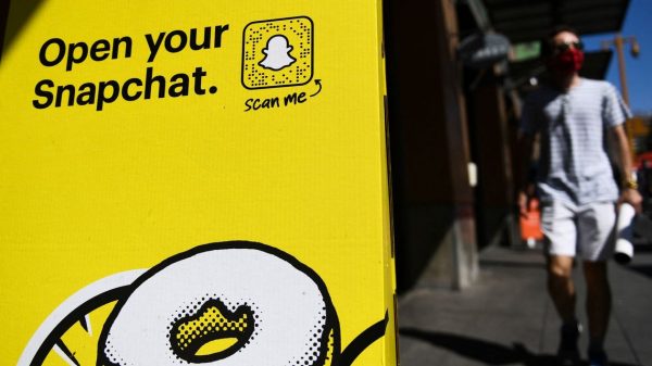 Snap Posts First Revenue as It Adjusts to Apple Privateness Push