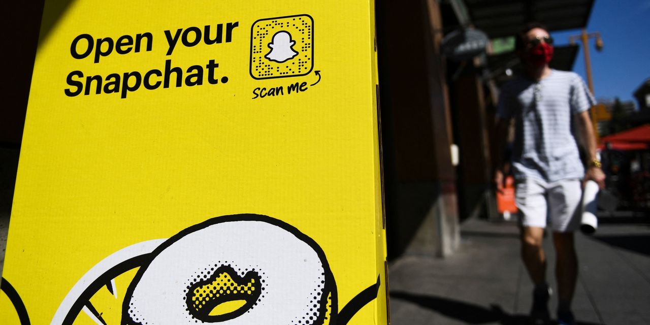 Snap Posts First Revenue as It Adjusts to Apple Privateness Push