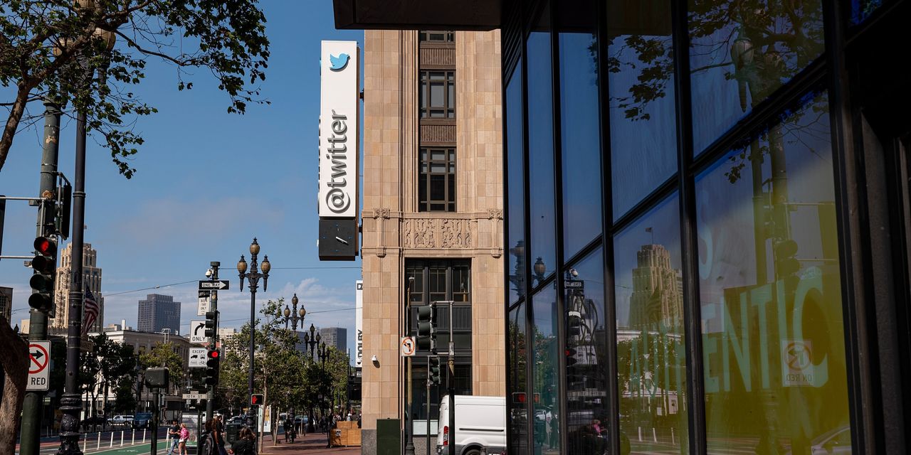 Twitter Revenue Drops; Firm Says Apple Impression Largely Averted