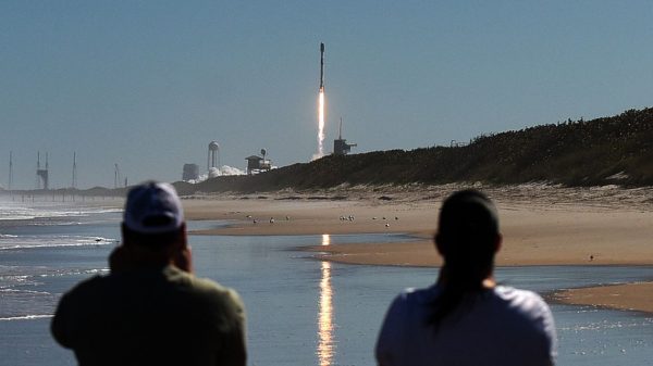 SpaceX’s Plans to Ship 1000’s Extra Satellites Into Orbit Fear NASA