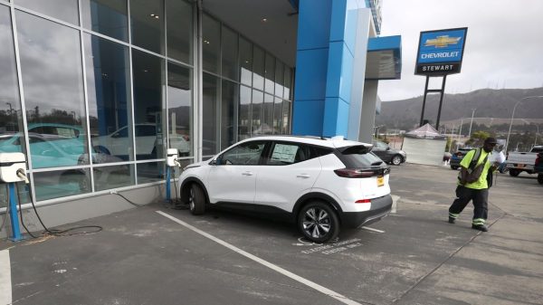 GM to Restart Chevy Bolt Manufacturing in April